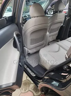 Toyota RAV4 2010 Black