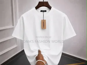 Simple Outfit, Premium Appearance! High-Quality Plain Balenciaga