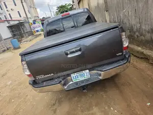 Toyota Tacoma 2015 Gray