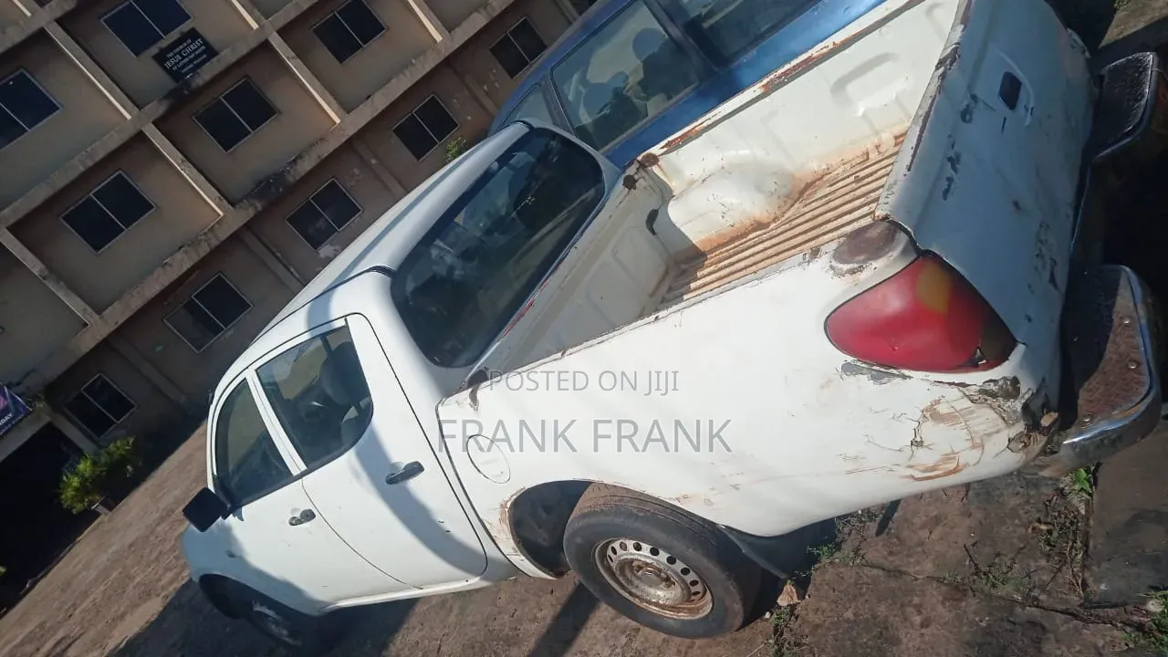 Mitsubishi L200 2006 White