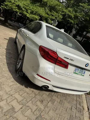BMW 530i 2018 White