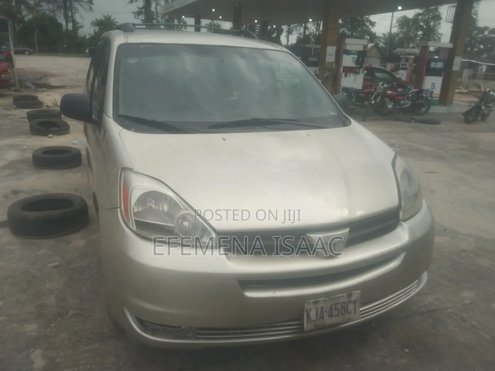 Toyota Sienna 2005 Silver