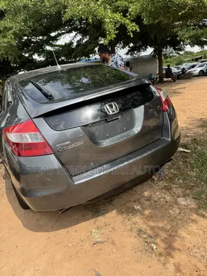 Honda Crosstour 2011 Gray
