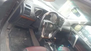 Toyota Land Cruiser Prado 4.0 Petrol TX-L 2012