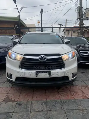 Toyota Highlander Limited 4dr SUV AWD (3.5L 6cyl 6A) 2015 White