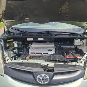 Toyota Sienna 2007 Green