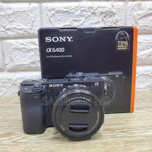 Sony A6400 With 16-50mm Lens