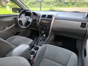 Toyota Corolla LE 4dr Sedan (1.8L 4cyl 4A) 2011 Black