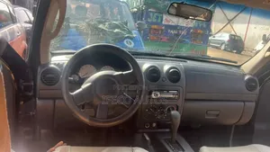 Jeep Cherokee 2002 Green