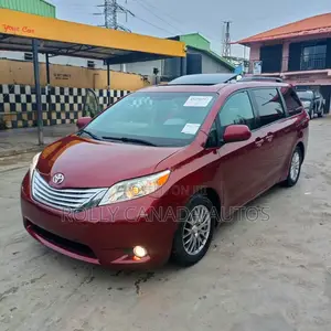 Toyota Sienna XLE 7 Passenger (3.5L 6cyl 6A) 2016 Burgundy