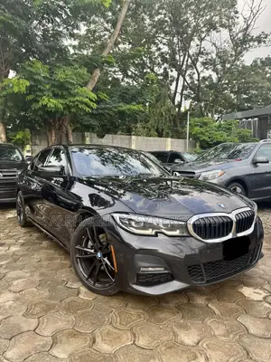 BMW 330i 2019 Black