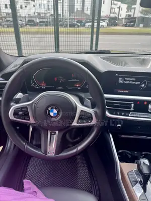 BMW 330i 2019 Black