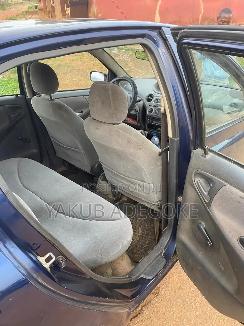 Toyota Yaris 2005 Blue