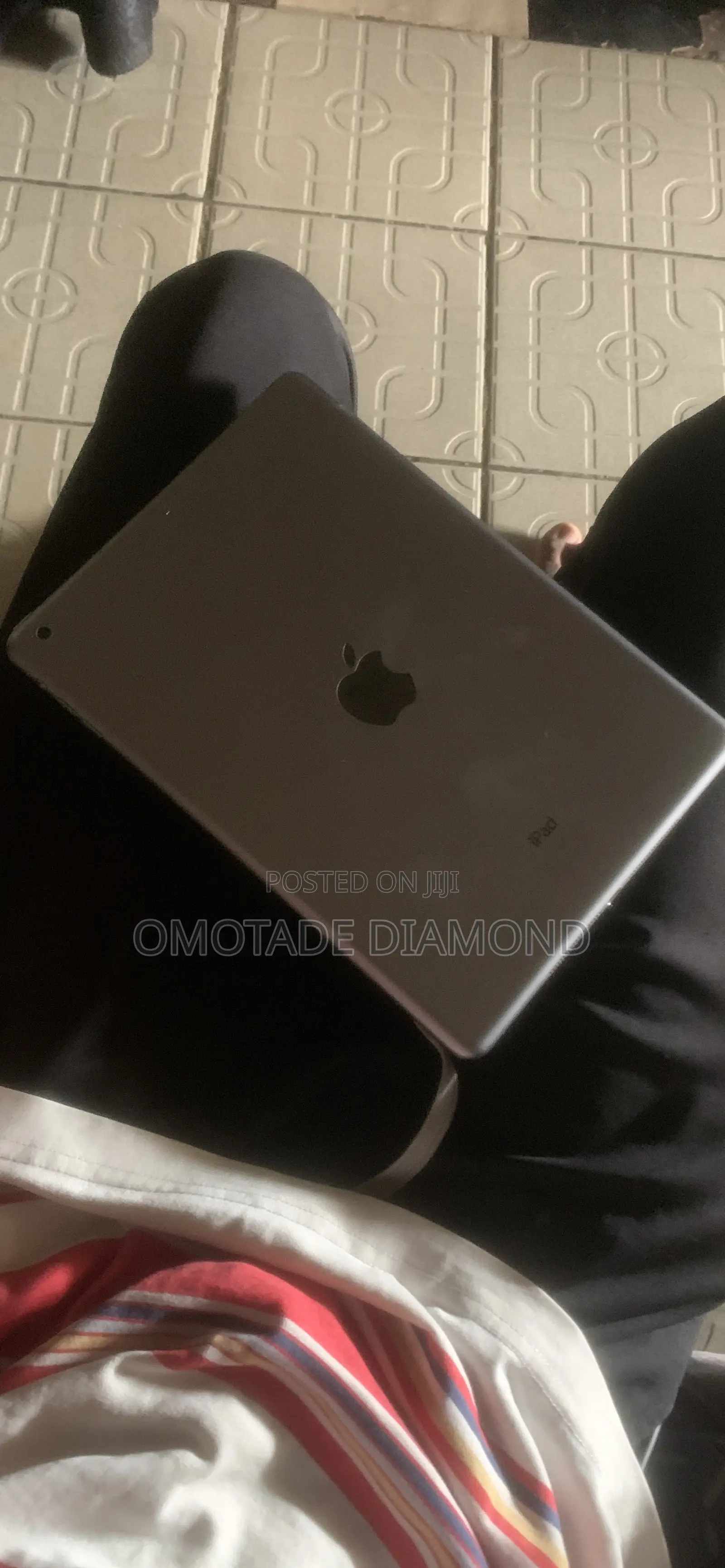 Apple iPad Air 16 GB Gray