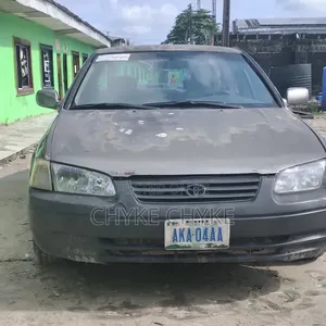 Toyota Camry LE 4dr Sedan (2.2L 4cyl 4A) 2000 Gray