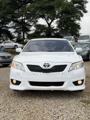 Toyota Camry SE 4dr Sedan (2.5L 4cyl 6AM) 2010 White