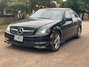 Mercedes-Benz C300 2011 Black