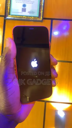 Apple iPhone 12 64 GB Red