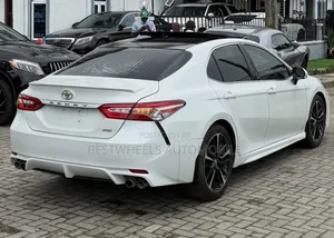 Toyota Camry XSE V6 FWD (3.5L 6cyl 8AM) 2018 White
