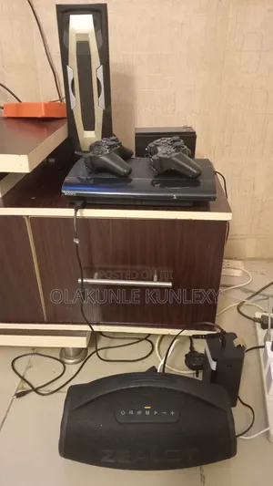 Ps3 Slim With 2pads