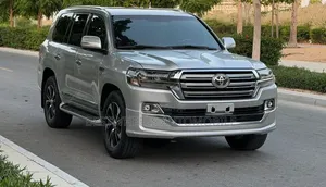 Toyota Land Cruiser 5.7 V8 VXR 2018 Silver