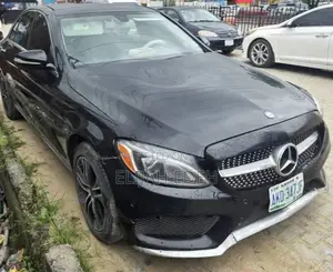 Mercedes-Benz C300 Base AWD 4Matic Sedan (2.0L 4cyl 7A) 2015 Gray