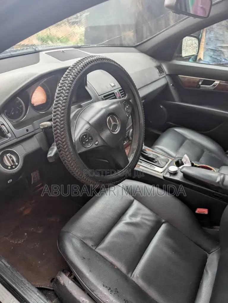 Mercedes-Benz C250 2009 Black