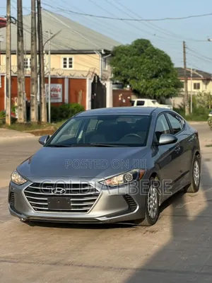 Hyundai Elantra 2017 Silver