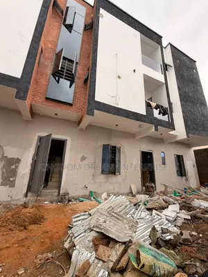 3bdrm Apartment in Magodo Phase 2 Gra for sale