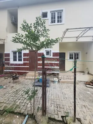 3bdrm Duplex in Amina Court, Zone B for rent