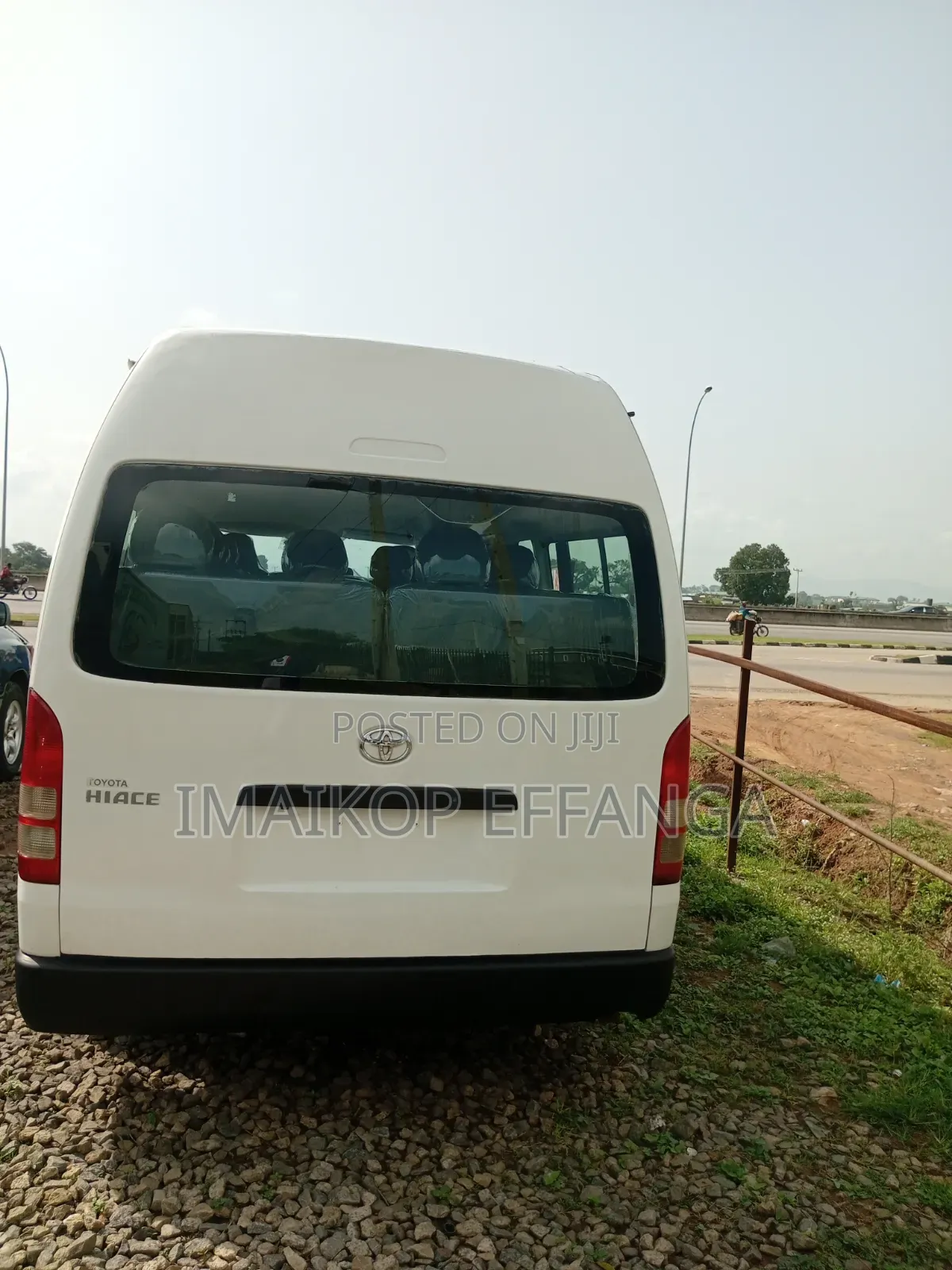 Toyota HiAce 2012 White