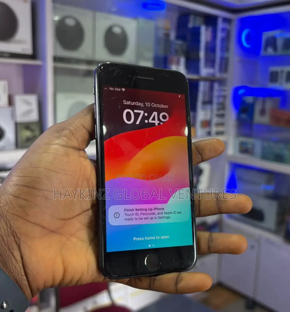 Apple iPhone SE 64 GB Black