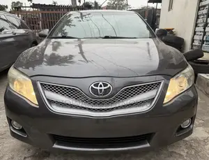 Toyota Camry XLE V6 4dr Sedan (3.5L 6cyl 6AM) 2010 Gray