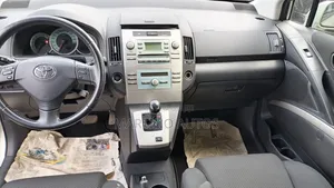 Toyota Verso 2010 Silver