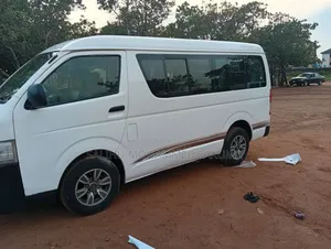 Toyota HiAce 2012 White