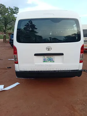 Toyota HiAce 2012 White
