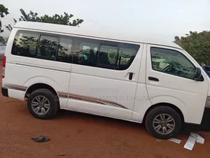Toyota HiAce 2012 White