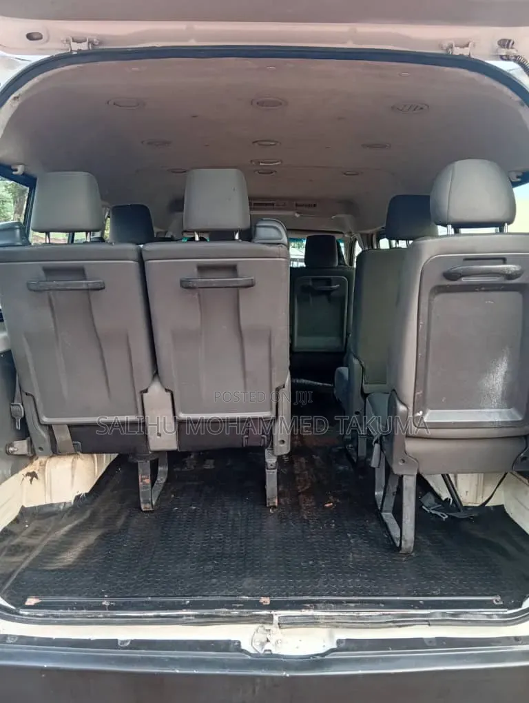 Toyota HiAce 2012 White