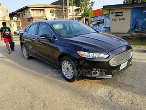 Ford Taurus SE 2013 Black