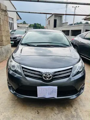 Toyota Avensis 2015 Gray