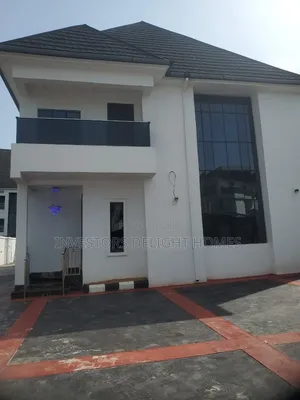 4bdrm Duplex in Oshimili North for sale