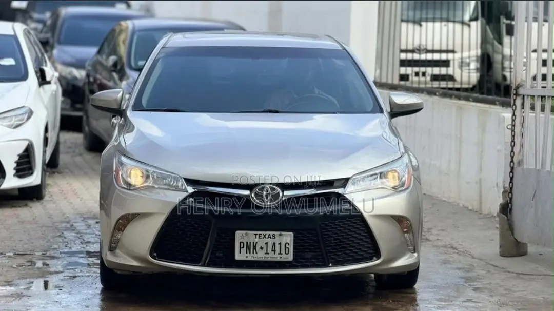 Toyota Camry 2015 Gold