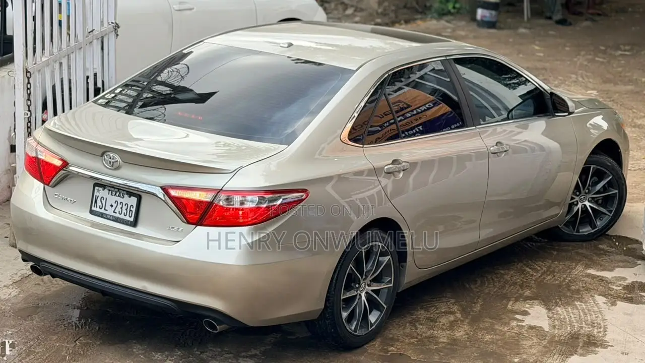 Toyota Camry 2015 Gold