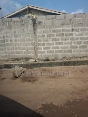 8bdrm Bungalow in Dopemu for sale