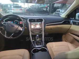 Ford Fusion SE FWD 2016 White