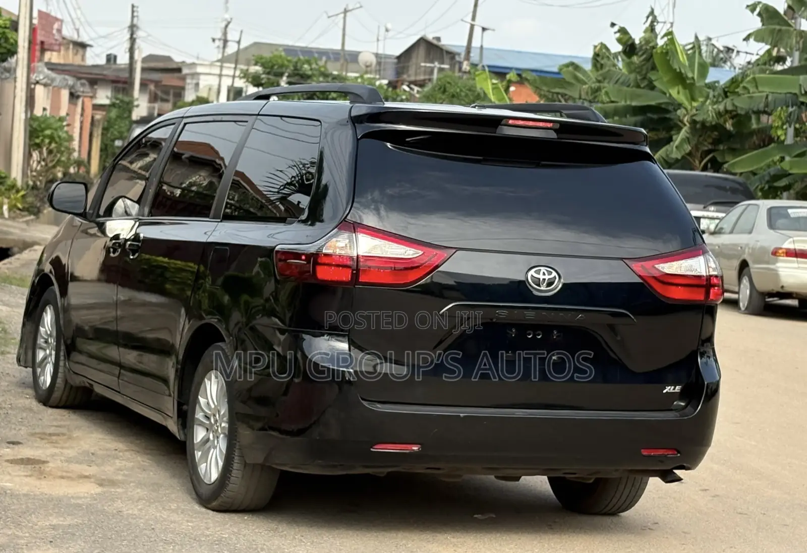 Toyota Sienna 2012 Black