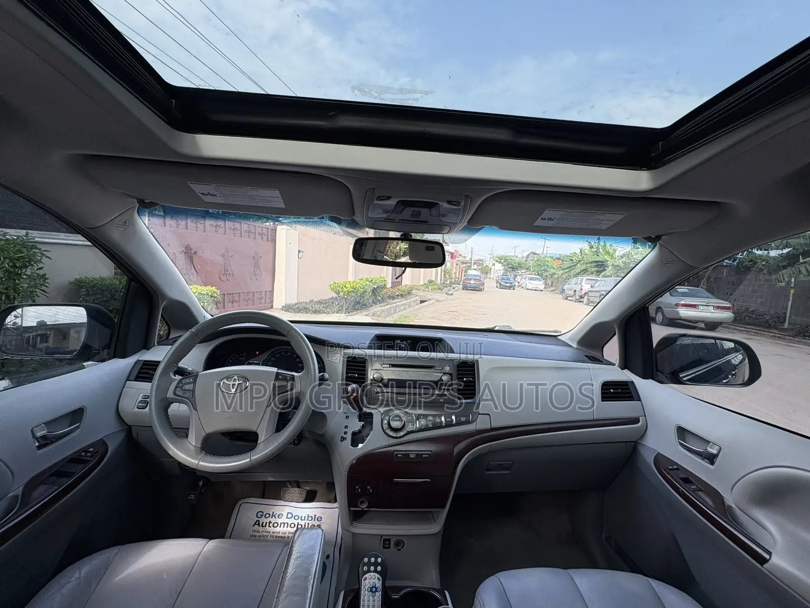 Toyota Sienna 2012 Black