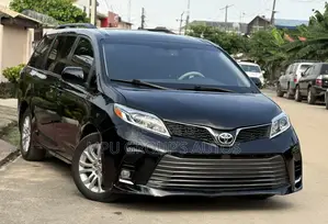Toyota Sienna 2012 Black