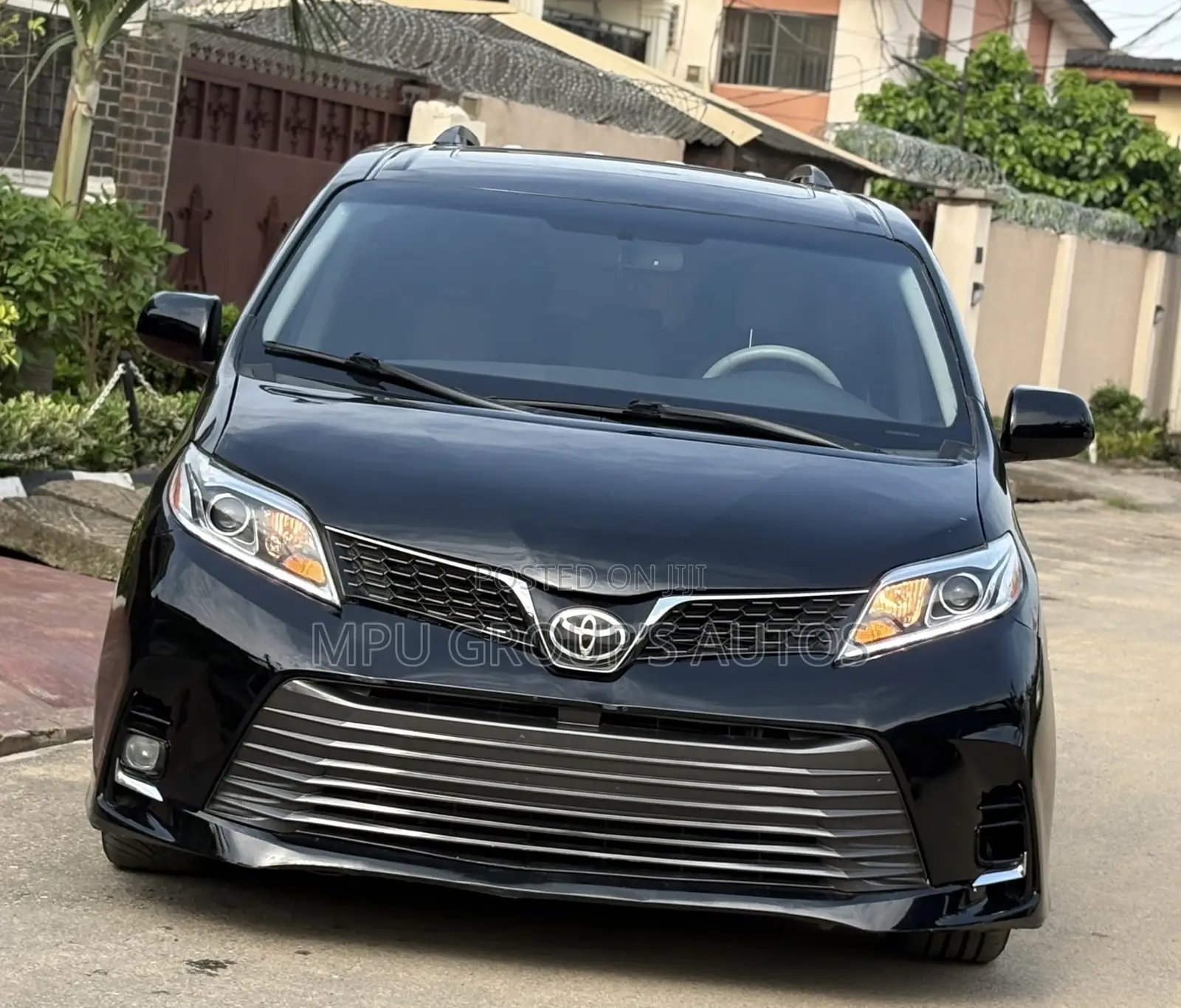 Toyota Sienna 2012 Black
