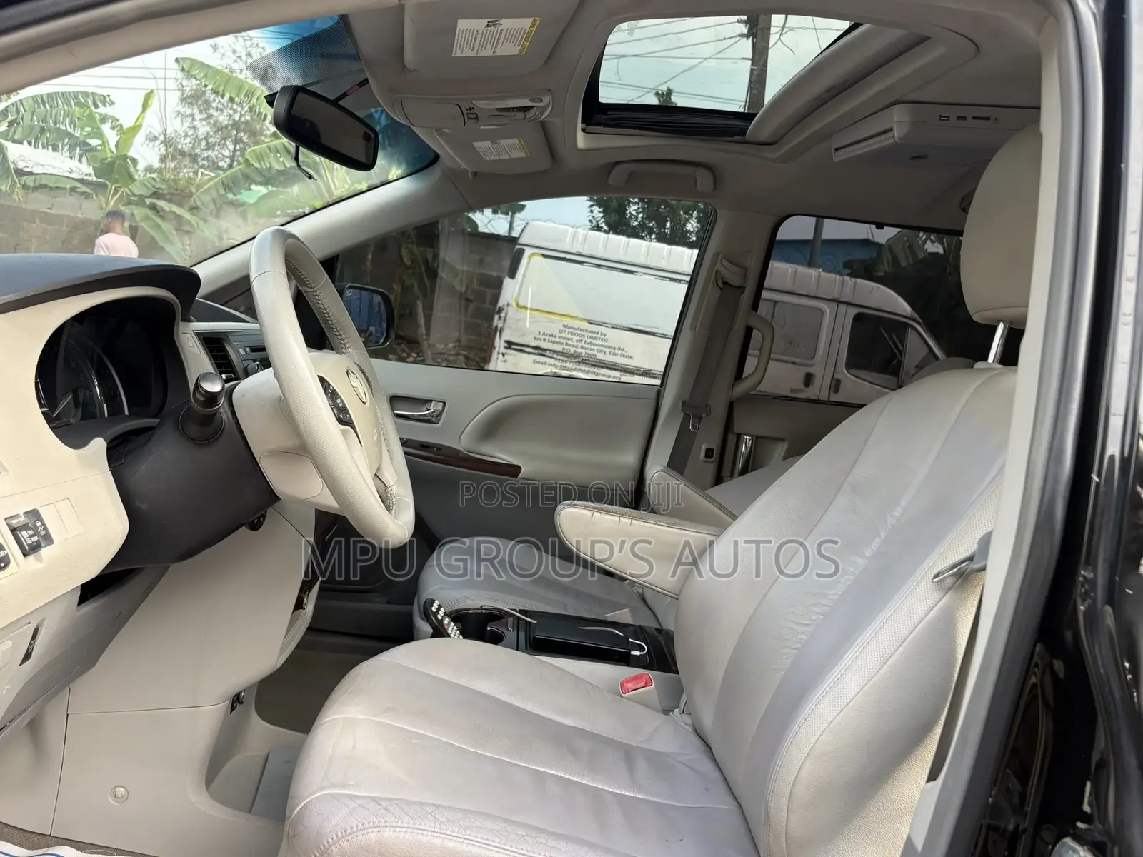 Toyota Sienna 2012 Black